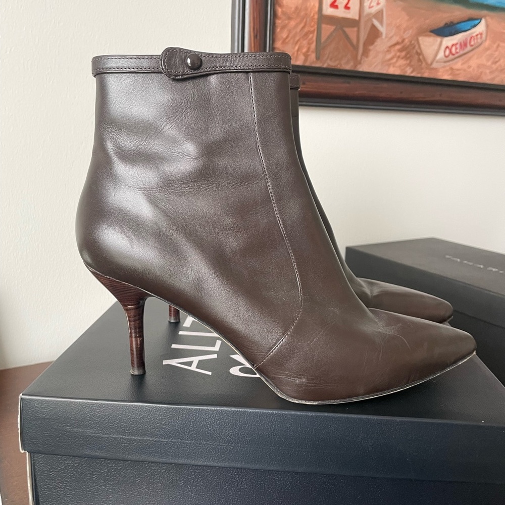 Via Spiga brown boot/heel